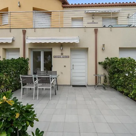 Apartment Fuer 4 Personen Ca 45 Qm In Empuriabrava, Costa Brava Golf De Roses